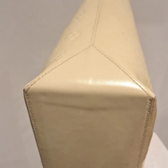 Louis Vuitton Cream Iridescent Patent Leather Tote - Picture 7 of 16